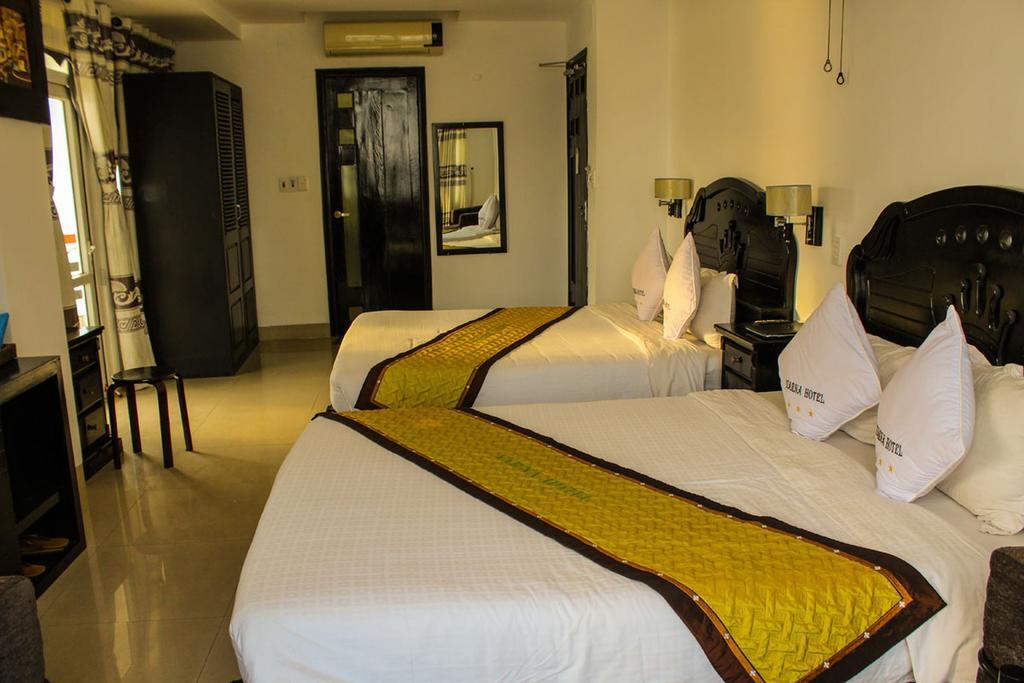 Varna Hotel Дананг Екстериор снимка