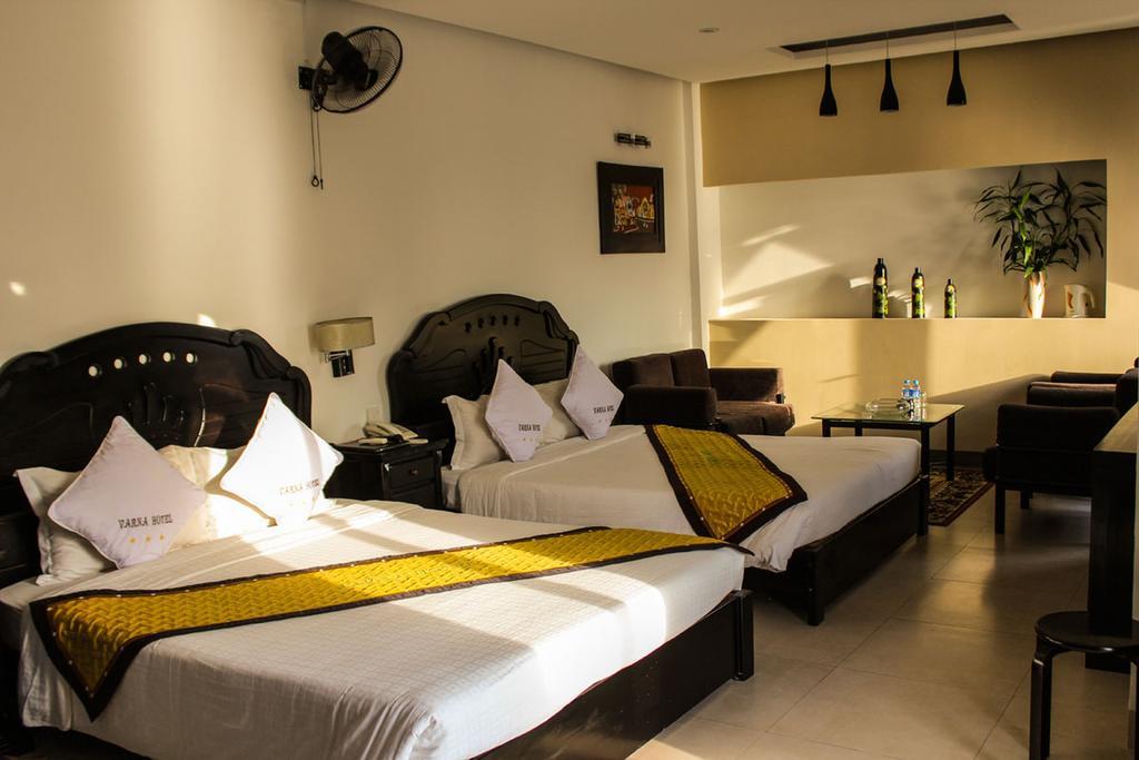 Varna Hotel Дананг Екстериор снимка
