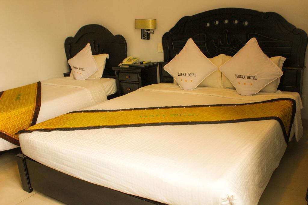 Varna Hotel Дананг Екстериор снимка