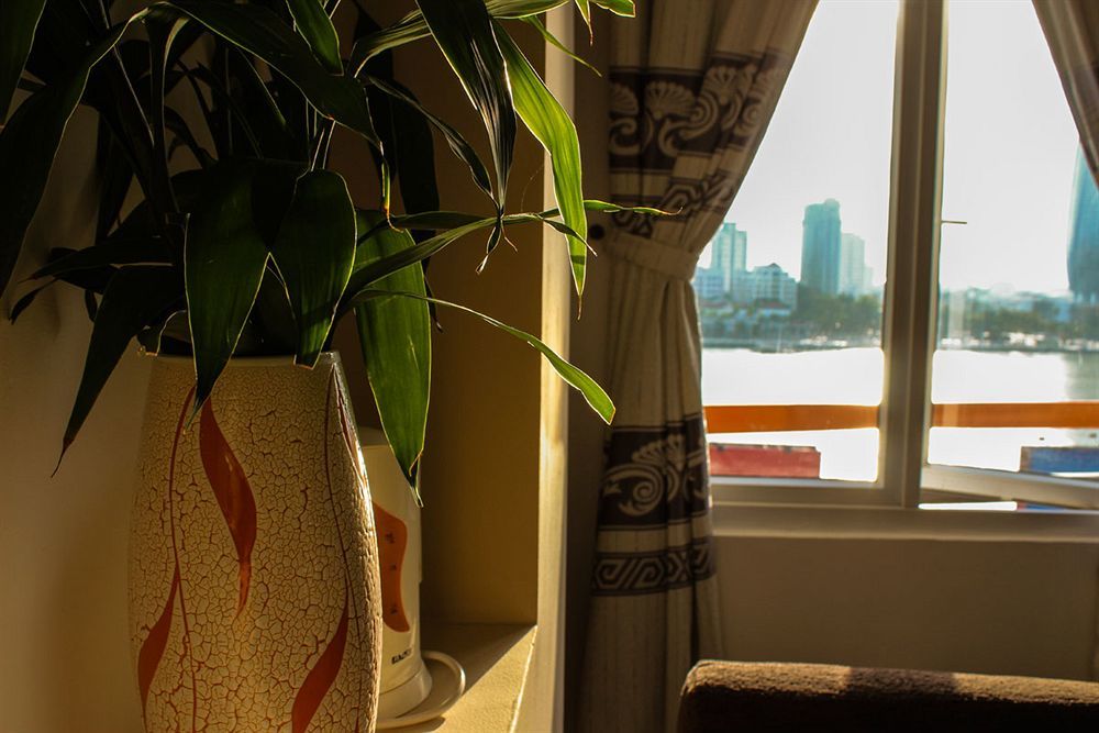 Varna Hotel Дананг Екстериор снимка