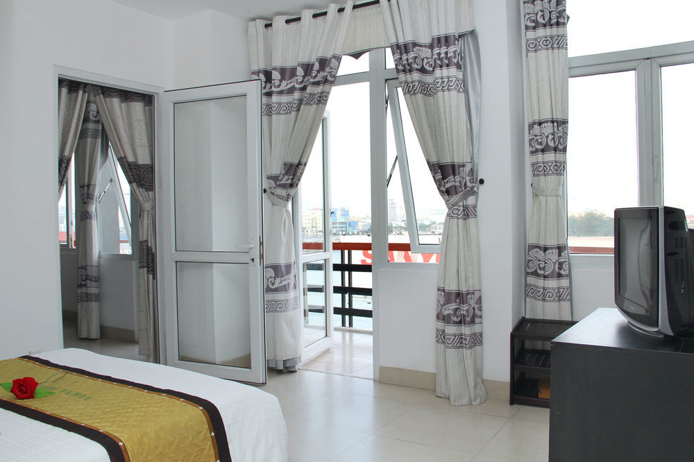 Varna Hotel Дананг Екстериор снимка