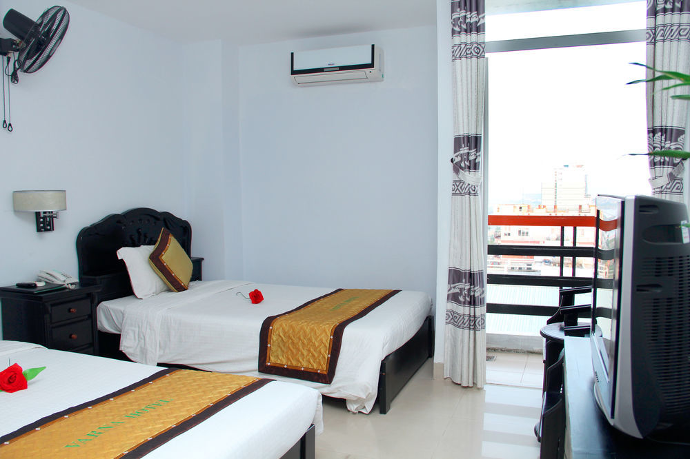 Varna Hotel Дананг Екстериор снимка