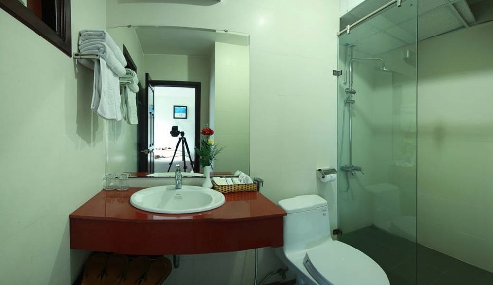 Varna Hotel Дананг Екстериор снимка